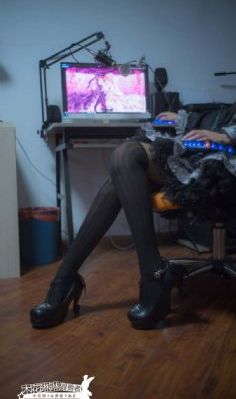 打白嫩光屁屁女网站