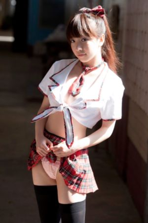 公交车上扒开嫩j挺进去