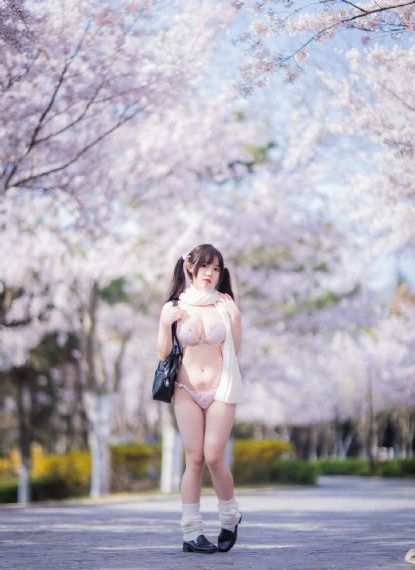 《浴室狂欢》电影