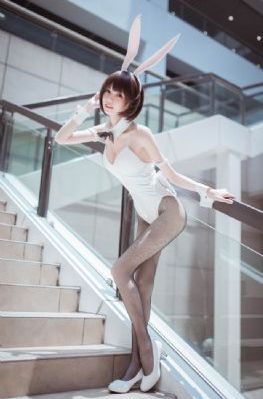 美丽女邻居交换3在线播放